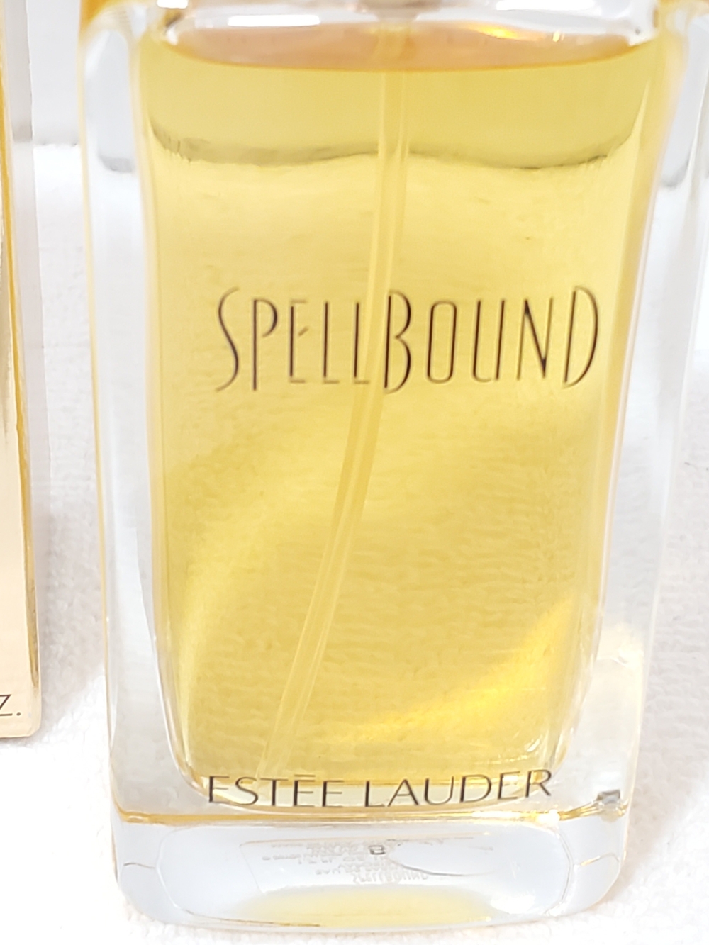 Estee Lauder Spellbound Eau de Parfum EDP Spray 1.7 oz 50ml Classic Gold Box NIB - Picture 3 of 10